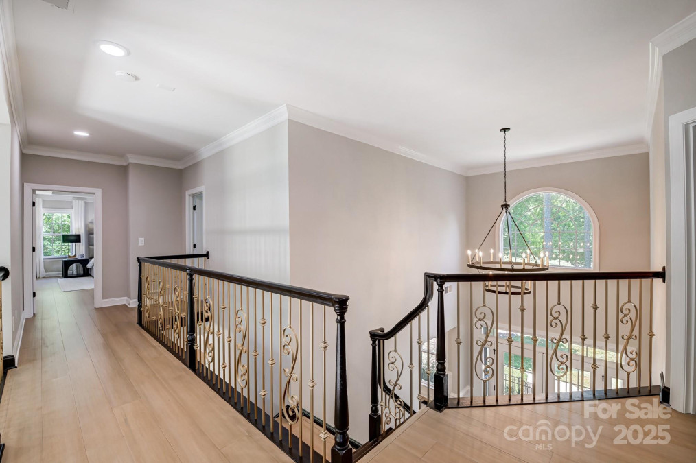 8707 Fairview Rd Charlotte, NC 28226
