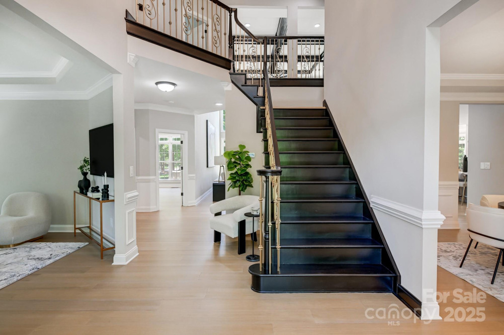 8707 Fairview Rd Charlotte, NC 28226