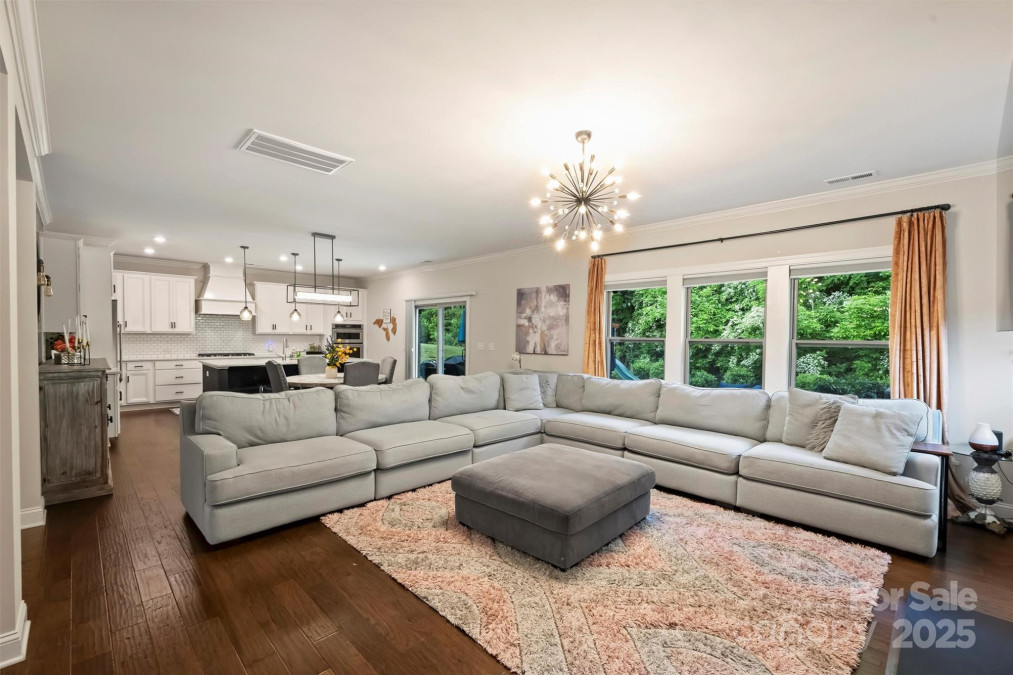 6618 Vizcaya Ct Charlotte, NC 28226