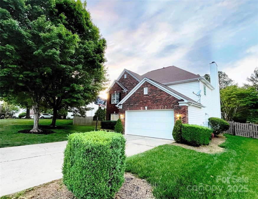 8218 Lynnewood Glen Dr Charlotte, NC 28269