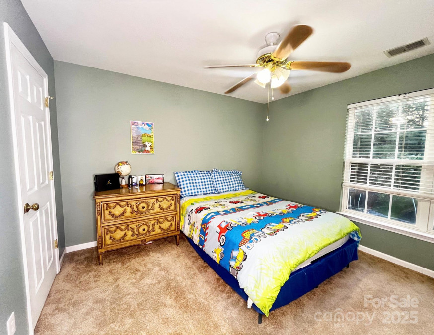 8218 Lynnewood Glen Dr Charlotte, NC 28269