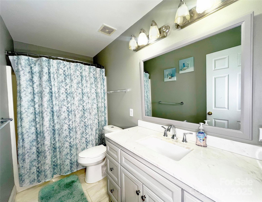 8218 Lynnewood Glen Dr Charlotte, NC 28269