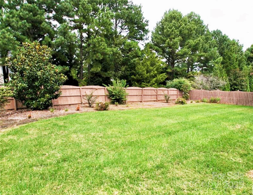 8218 Lynnewood Glen Dr Charlotte, NC 28269