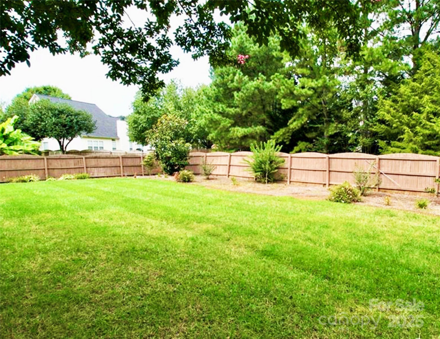 8218 Lynnewood Glen Dr Charlotte, NC 28269