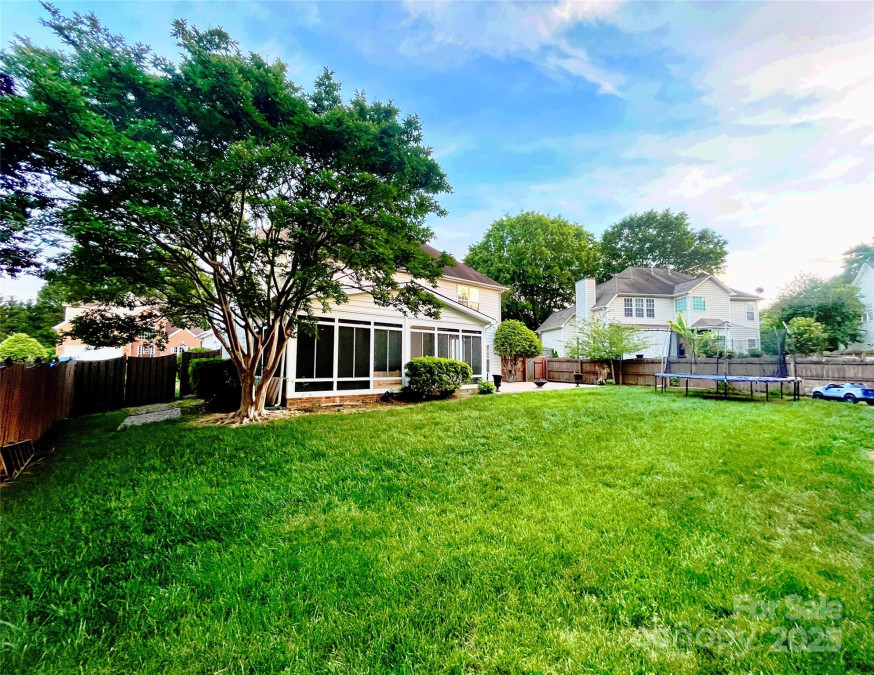 8218 Lynnewood Glen Dr Charlotte, NC 28269