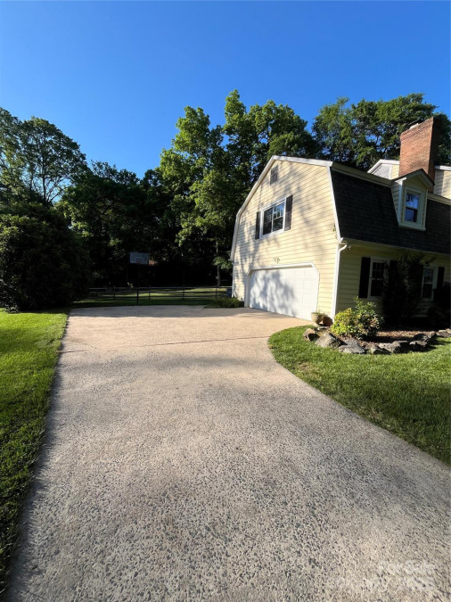 4905 Montibello Dr Charlotte, NC 28226
