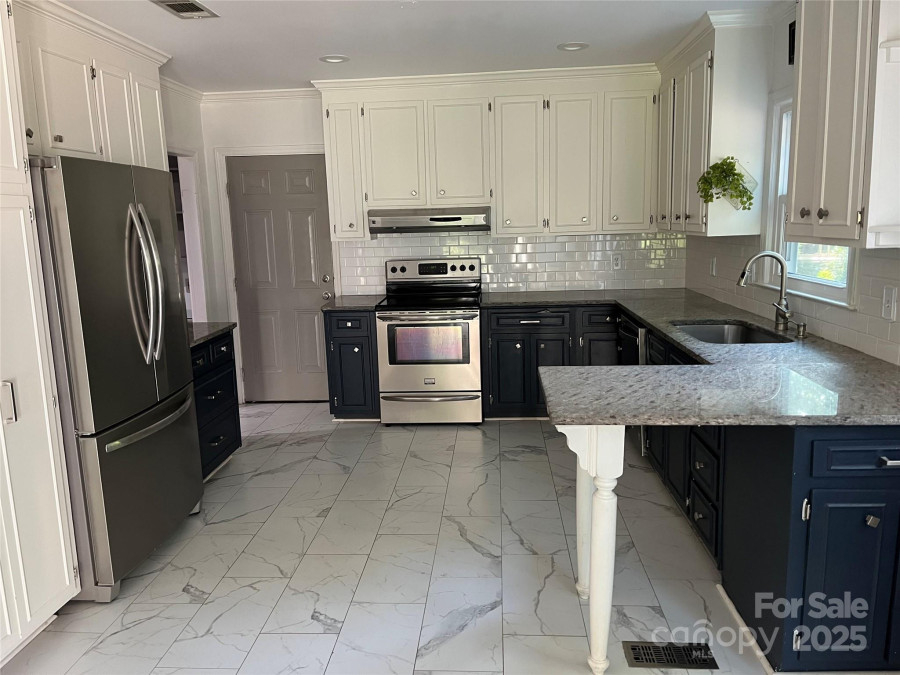 4905 Montibello Dr Charlotte, NC 28226