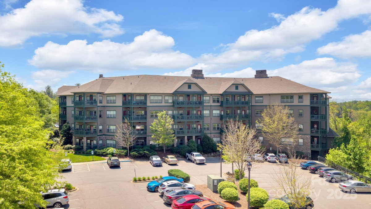 9 Kenilworth Knoll Asheville, NC 28805