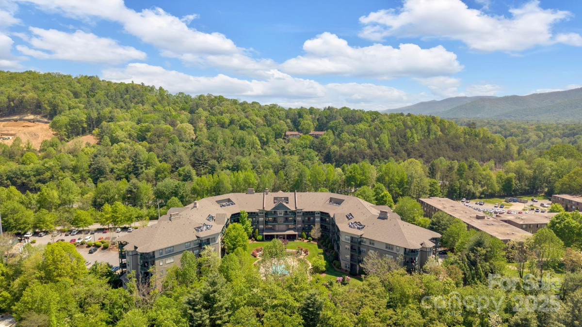 9 Kenilworth Knoll Asheville, NC 28805
