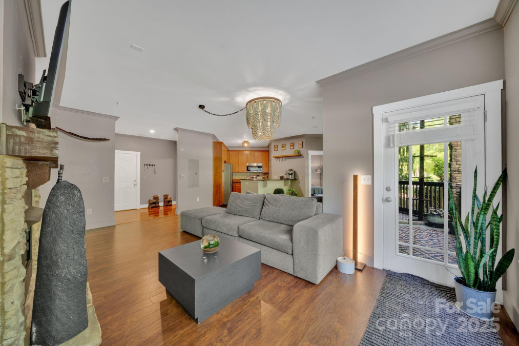 9 Kenilworth Knoll Asheville, NC 28805
