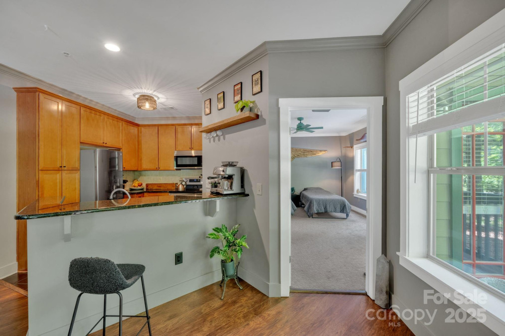 9 Kenilworth Knoll Asheville, NC 28805
