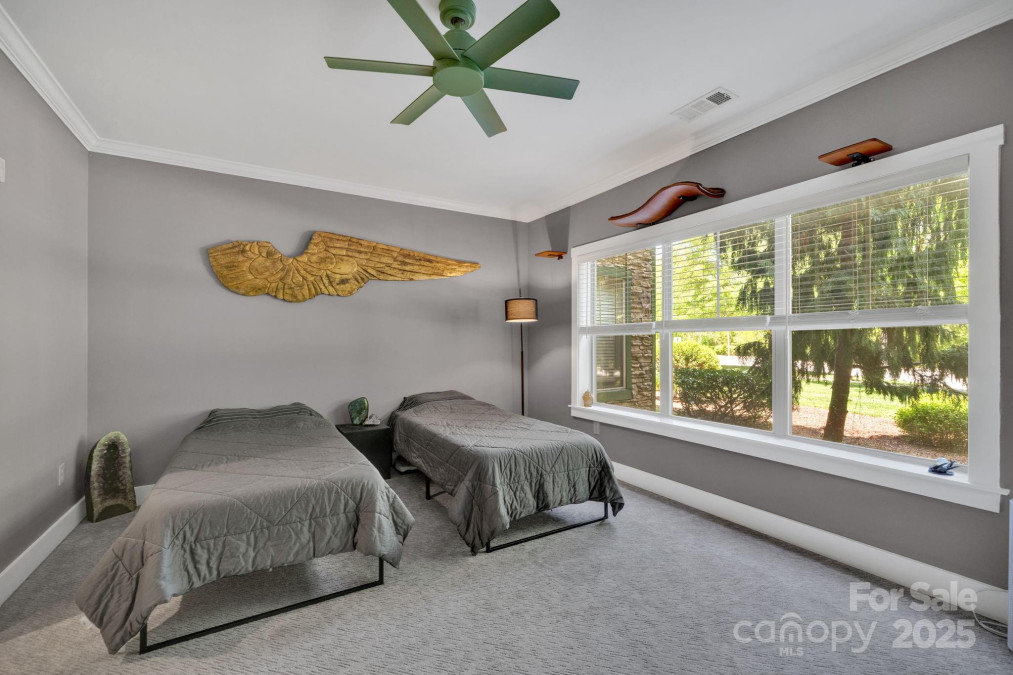 9 Kenilworth Knoll Asheville, NC 28805