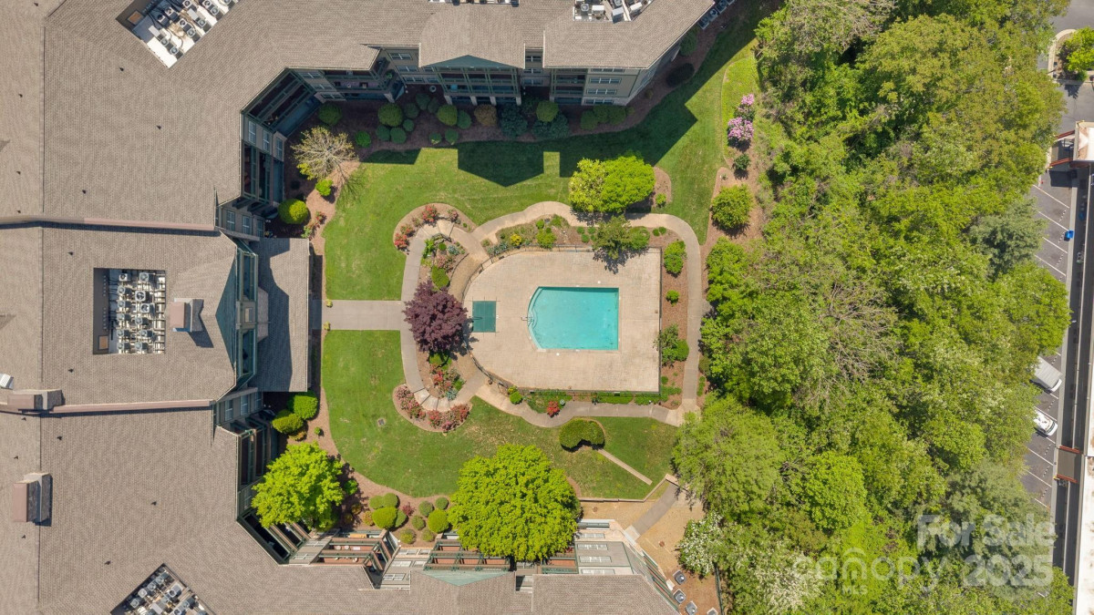 9 Kenilworth Knoll Asheville, NC 28805