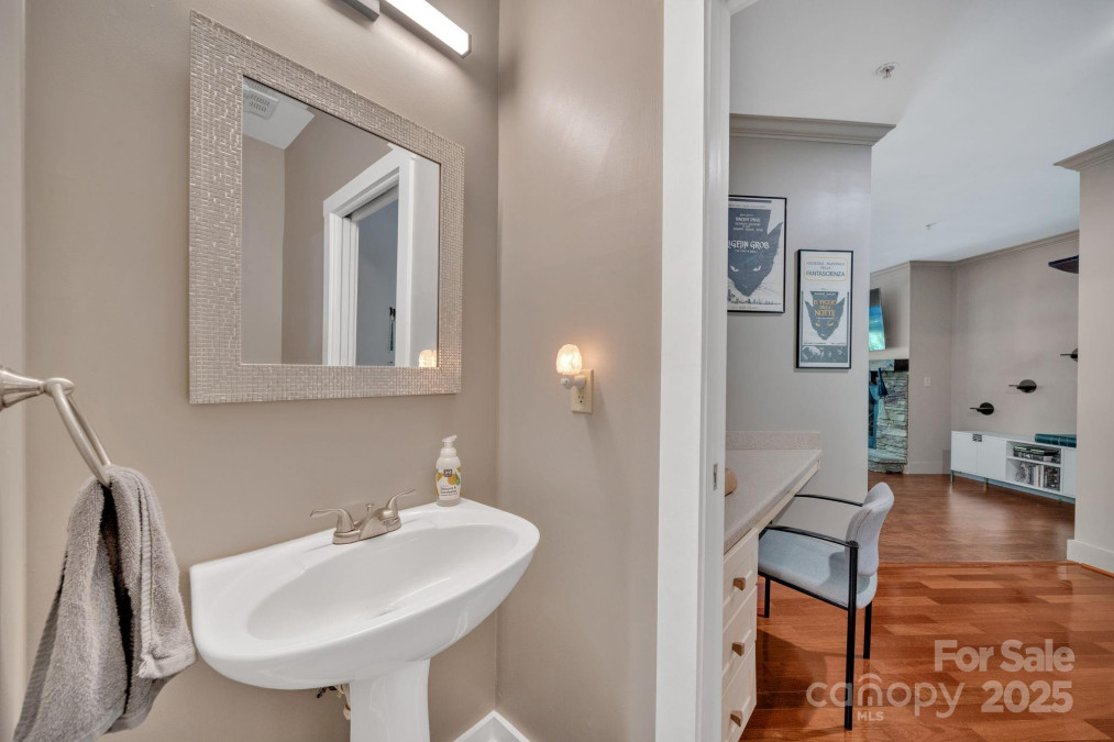 9 Kenilworth Knoll Asheville, NC 28805