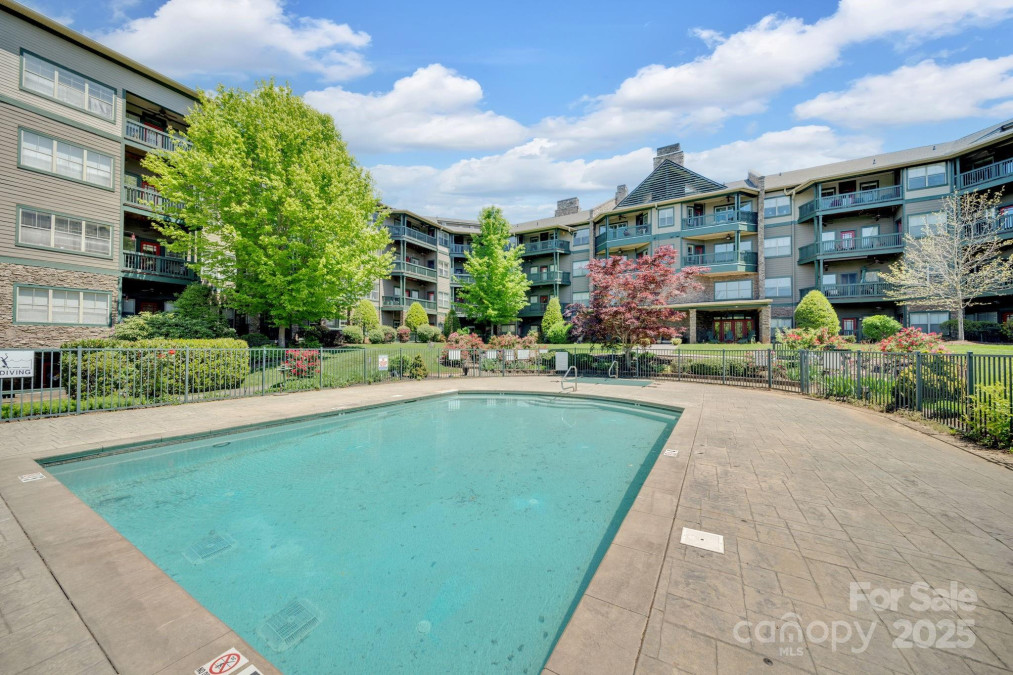 9 Kenilworth Knoll Asheville, NC 28805