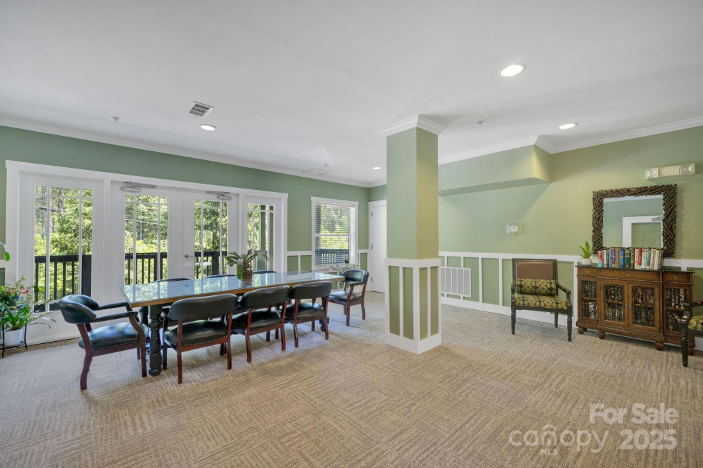 9 Kenilworth Knoll Asheville, NC 28805