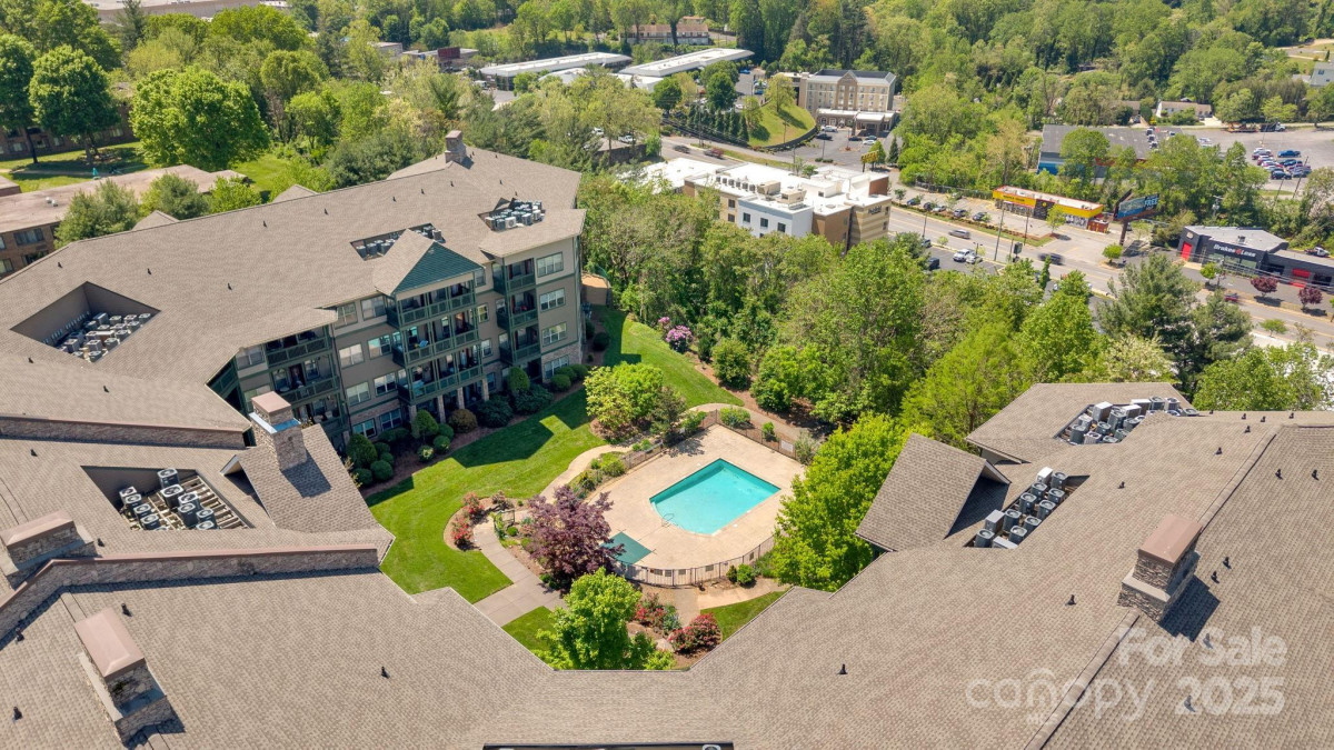 9 Kenilworth Knoll Asheville, NC 28805