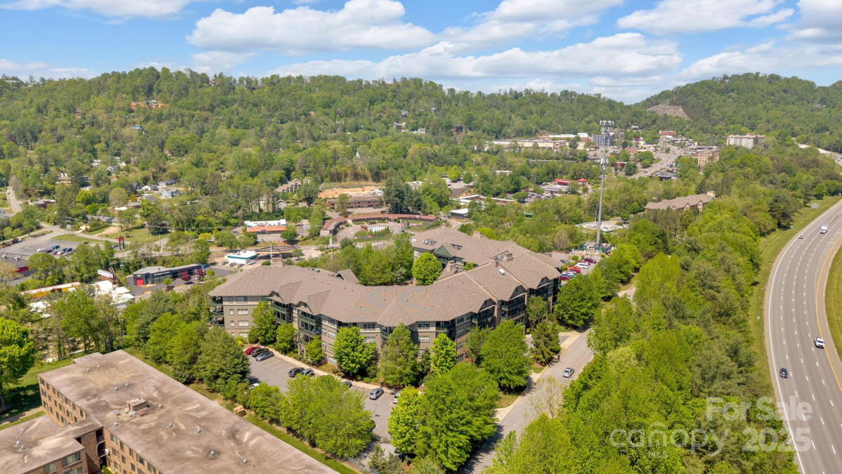 9 Kenilworth Knoll Asheville, NC 28805