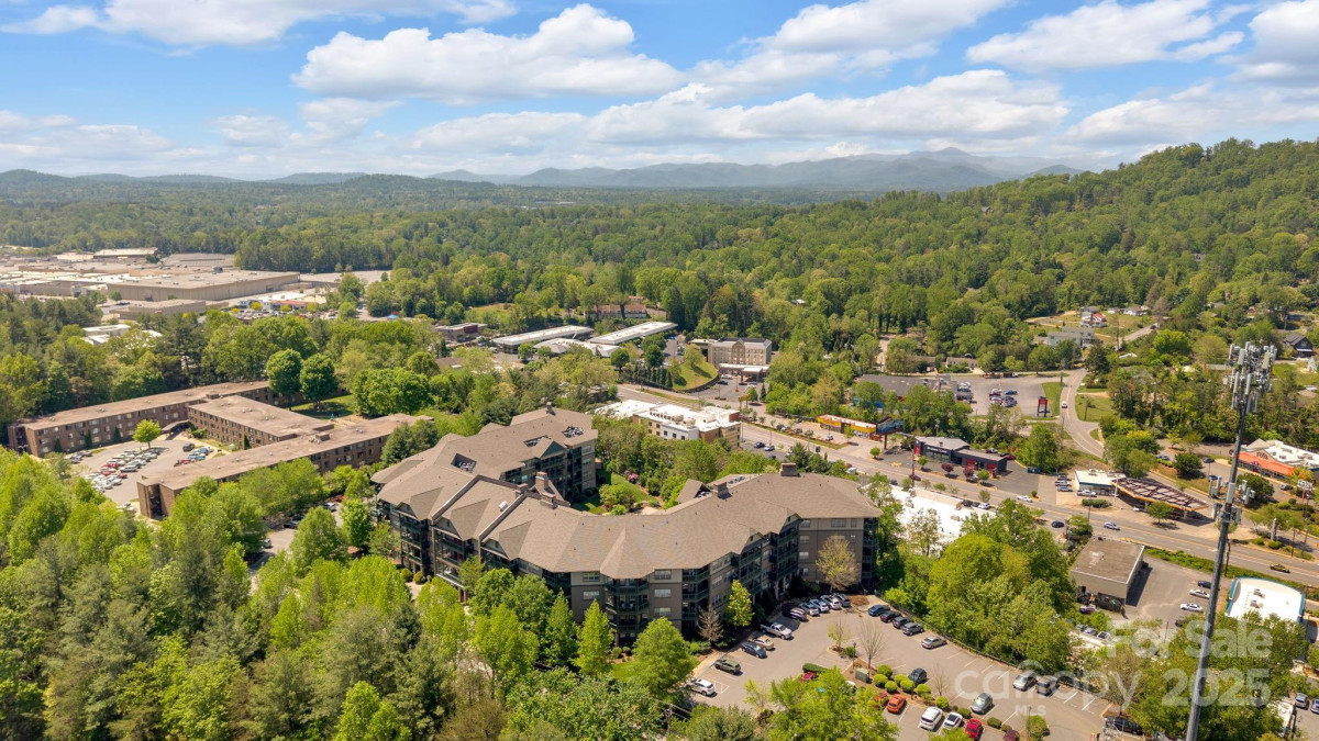 9 Kenilworth Knoll Asheville, NC 28805