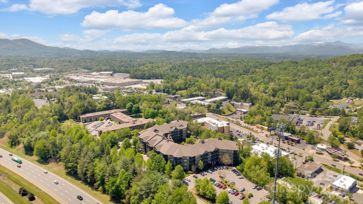 9 Kenilworth Knoll Asheville, NC 28805