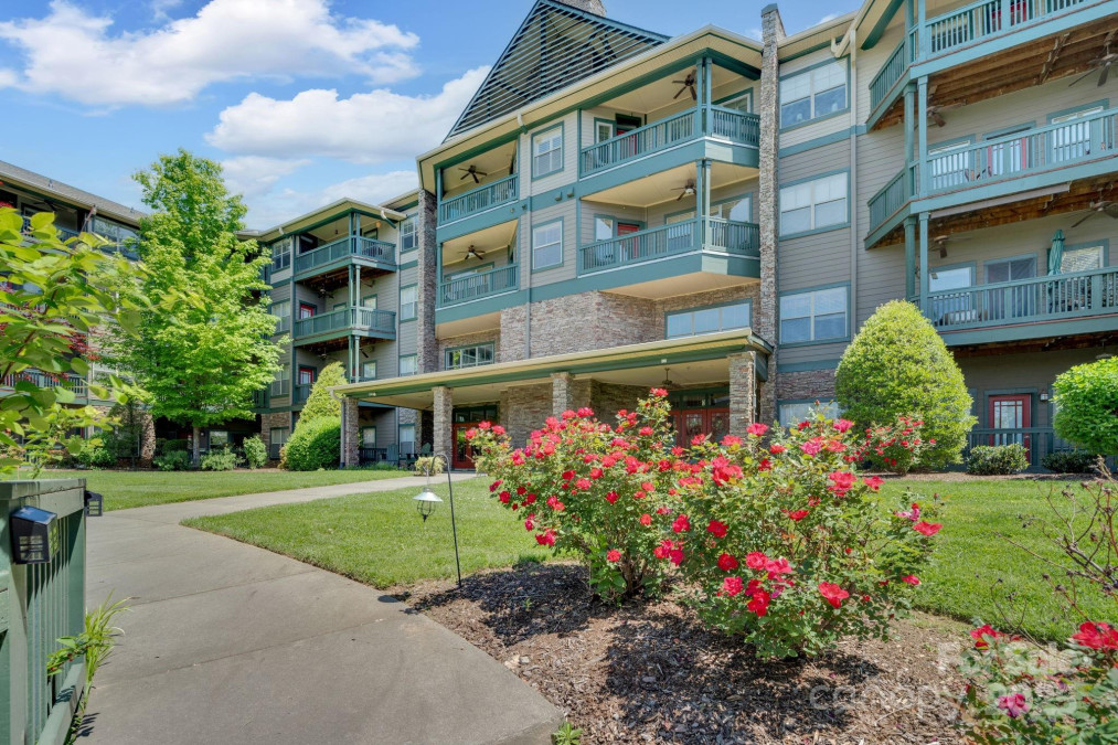9 Kenilworth Knoll Asheville, NC 28805