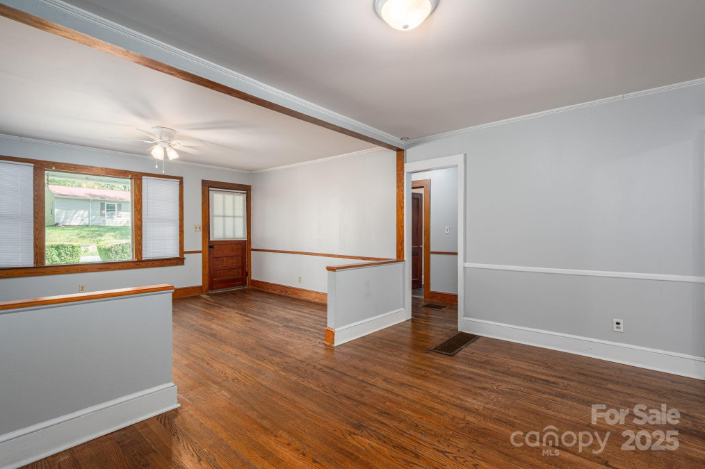 406 Arrowood St Lenoir, NC 28645