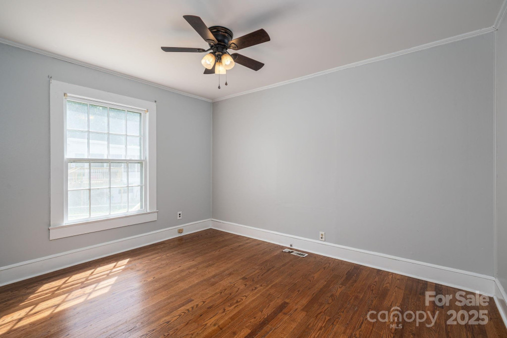 406 Arrowood St Lenoir, NC 28645