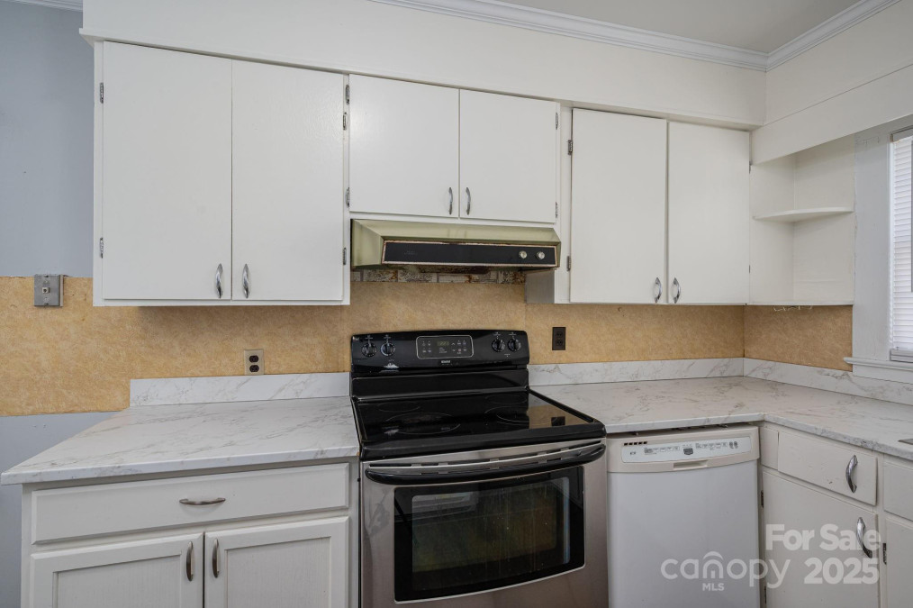 406 Arrowood St Lenoir, NC 28645