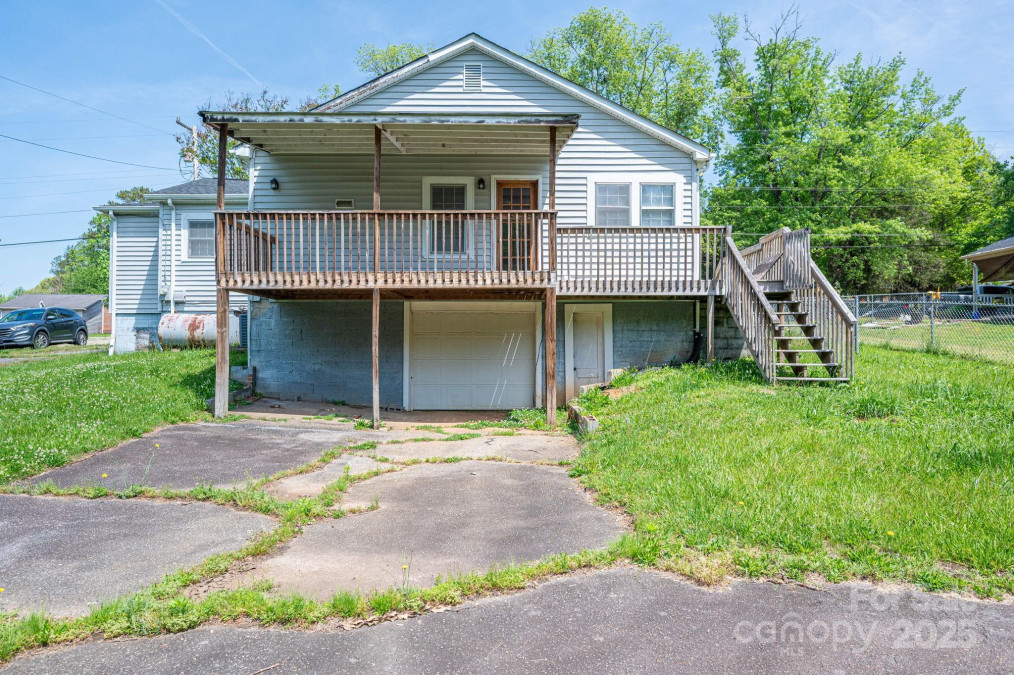 406 Arrowood St Lenoir, NC 28645