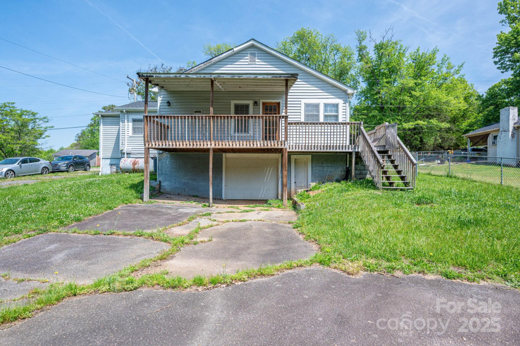 406 Arrowood St Lenoir, NC 28645