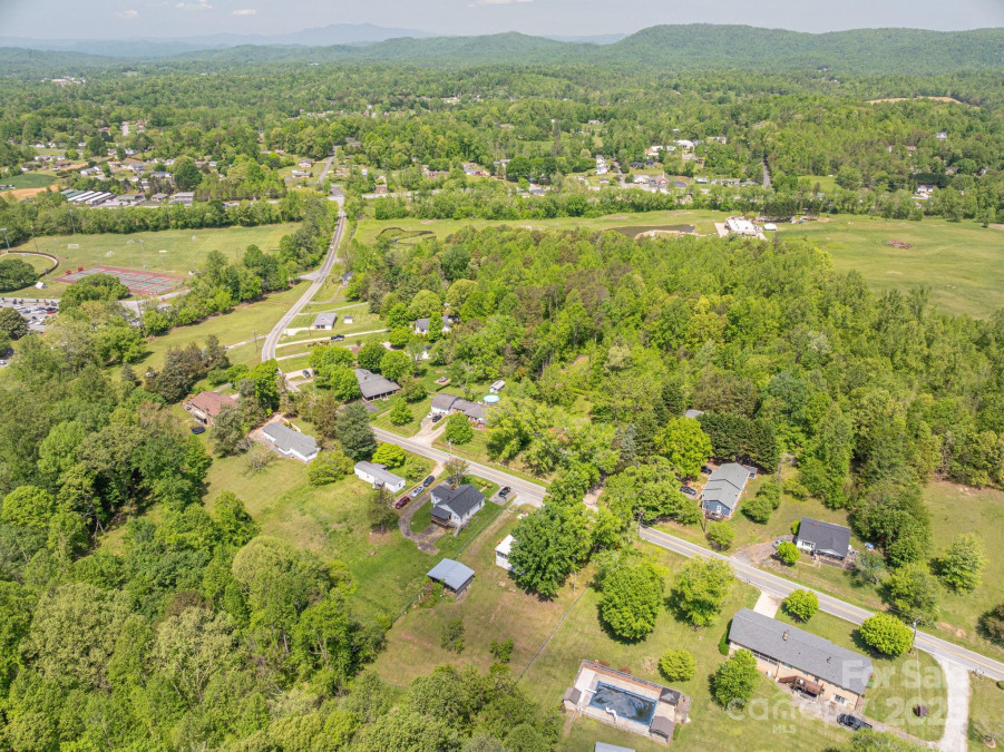 406 Arrowood St Lenoir, NC 28645