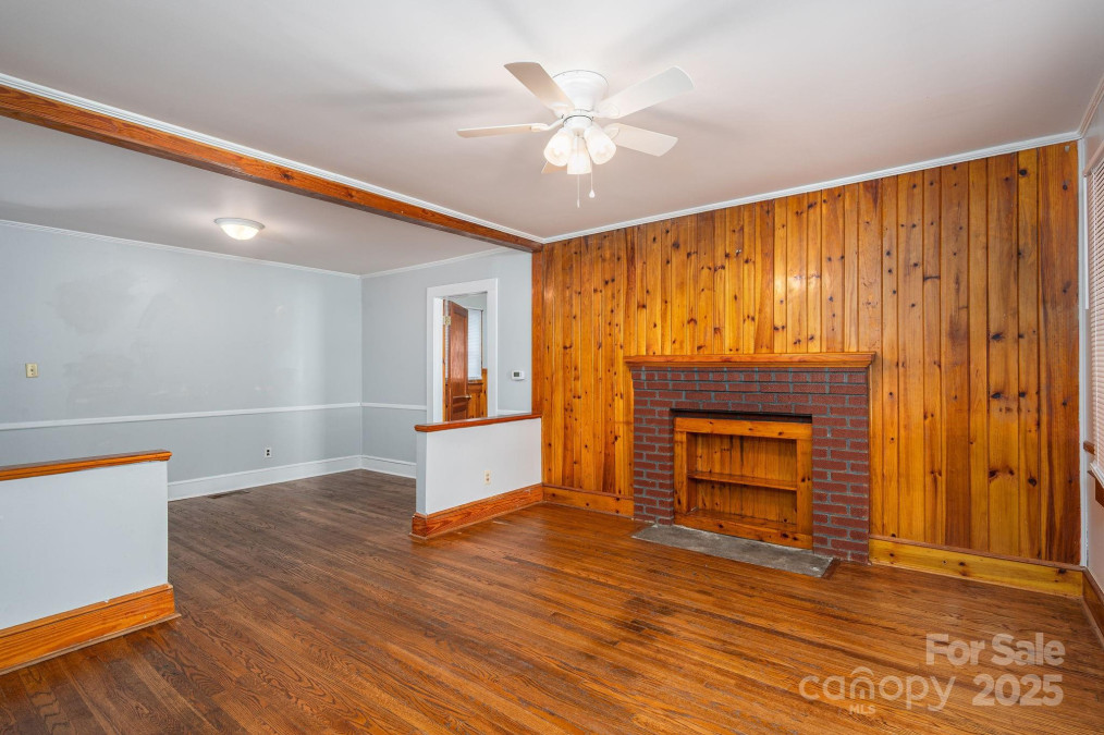 406 Arrowood St Lenoir, NC 28645
