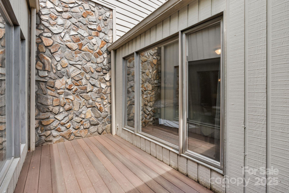 120 Cloverleaf Ln Asheville, NC 28803