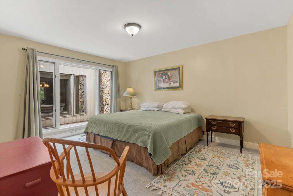 120 Cloverleaf Ln Asheville, NC 28803