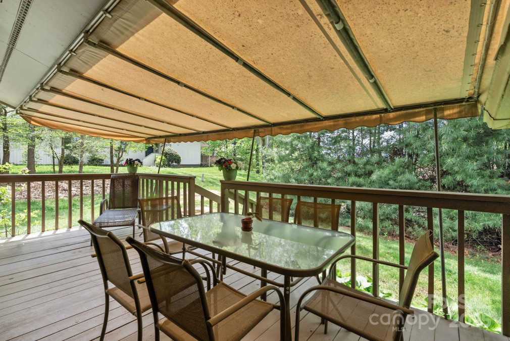 120 Cloverleaf Ln Asheville, NC 28803