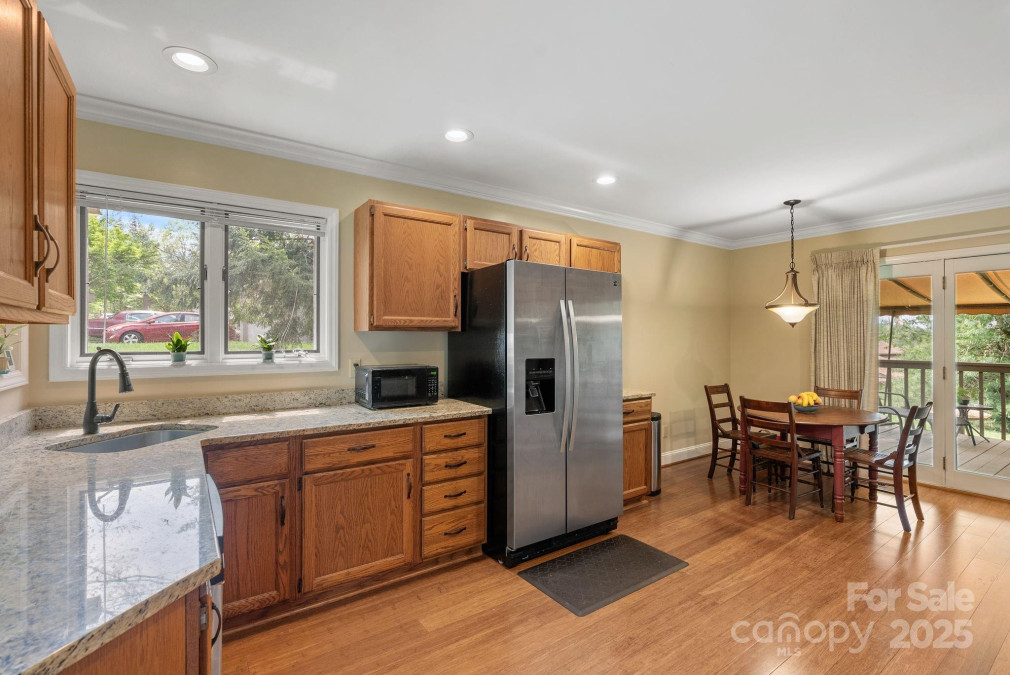 120 Cloverleaf Ln Asheville, NC 28803