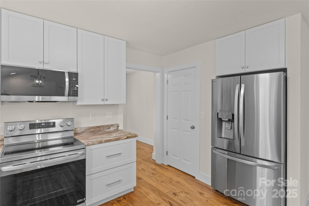 39 Sherwood Village Ln Brevard, NC 28712