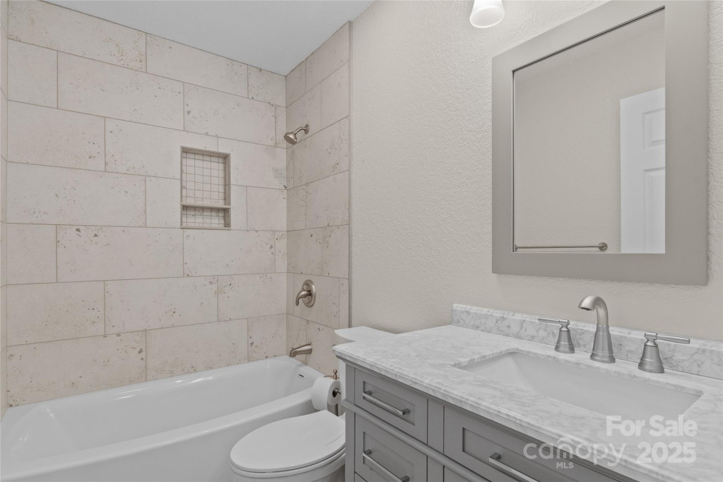 39 Sherwood Village Ln Brevard, NC 28712