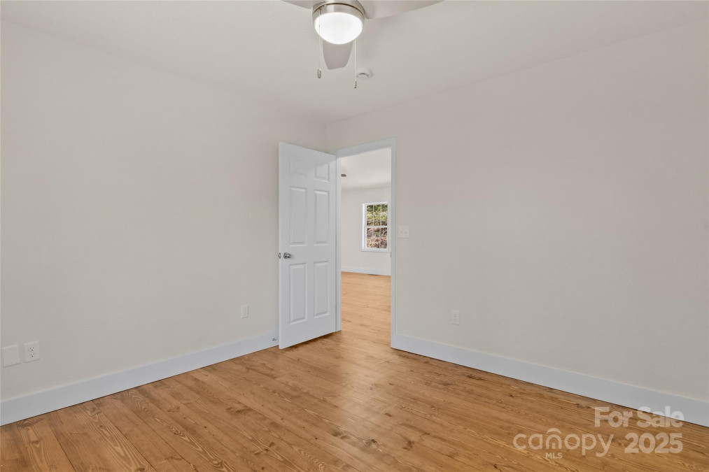 39 Sherwood Village Ln Brevard, NC 28712