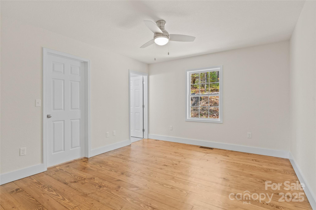 39 Sherwood Village Ln Brevard, NC 28712