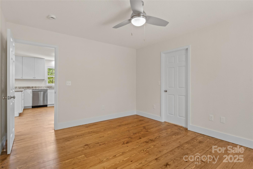 39 Sherwood Village Ln Brevard, NC 28712