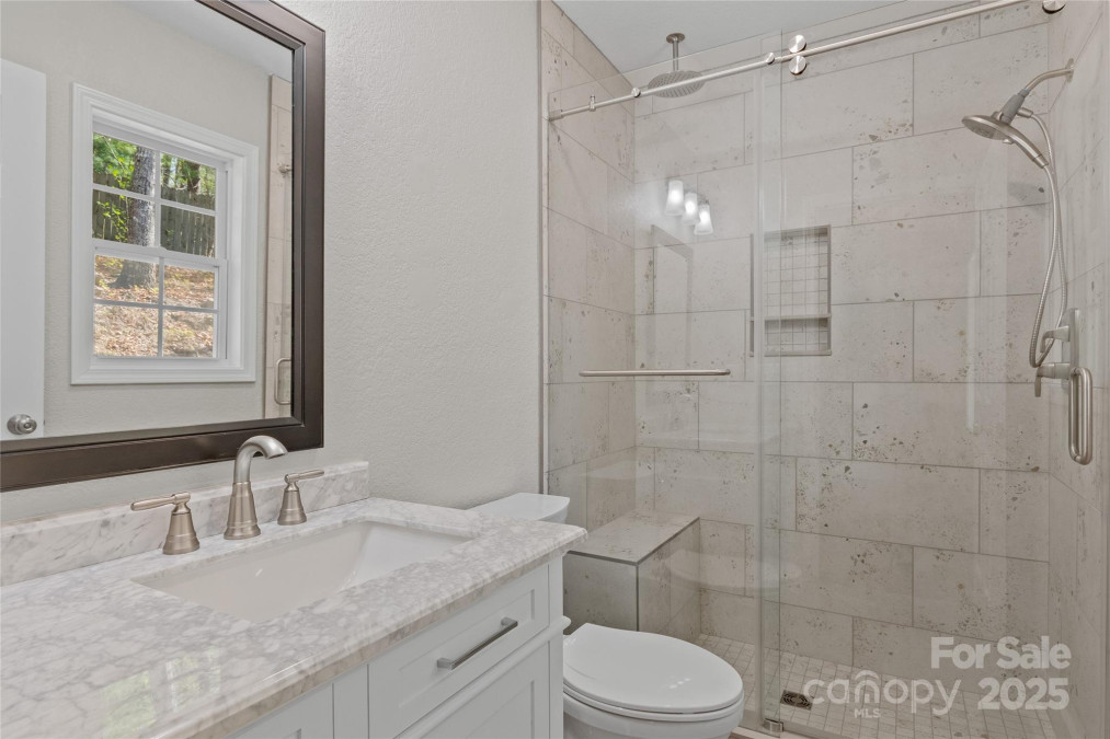 39 Sherwood Village Ln Brevard, NC 28712