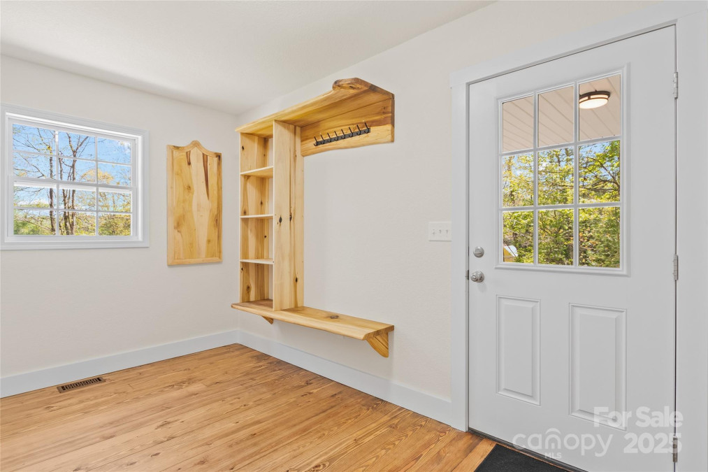 39 Sherwood Village Ln Brevard, NC 28712