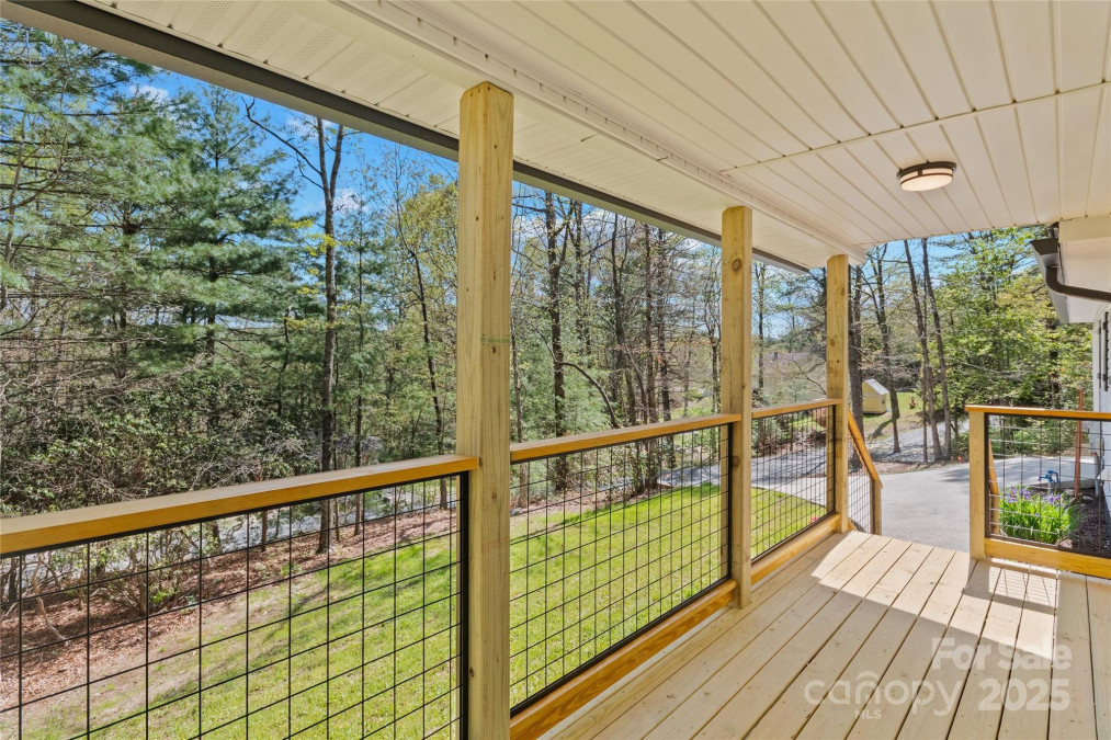 39 Sherwood Village Ln Brevard, NC 28712