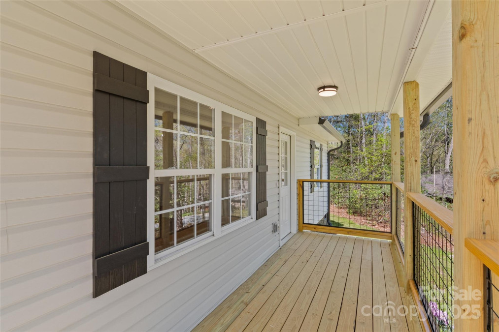 39 Sherwood Village Ln Brevard, NC 28712