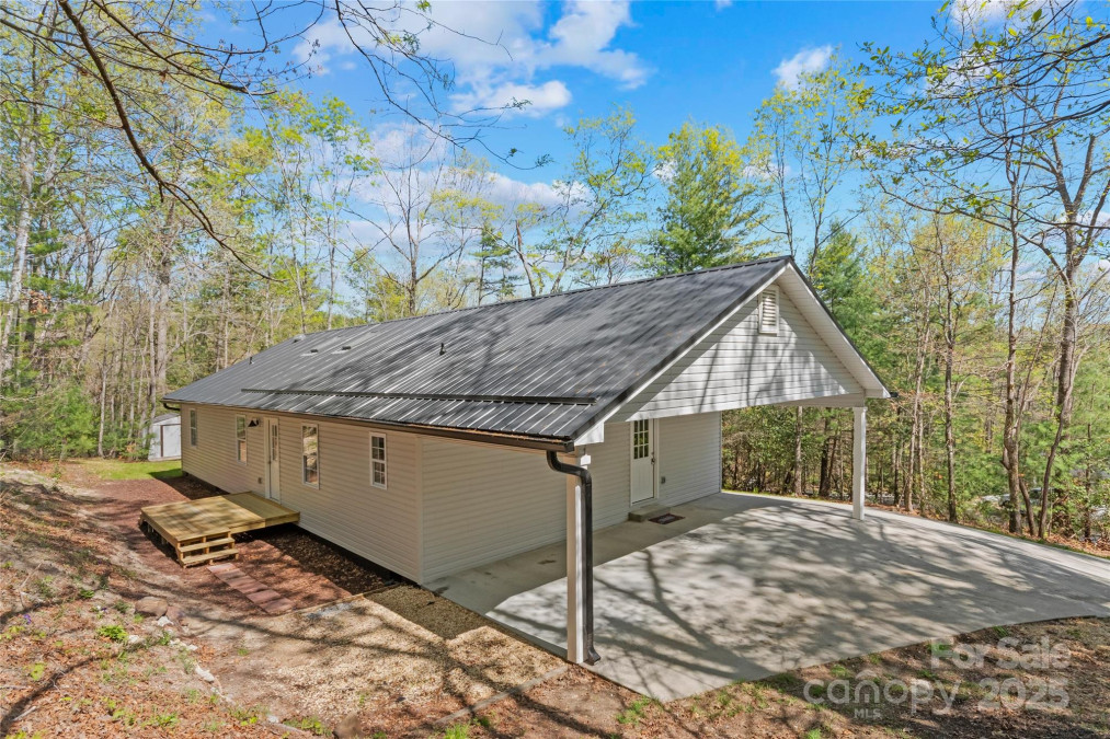 39 Sherwood Village Ln Brevard, NC 28712