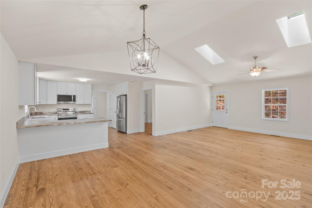 39 Sherwood Village Ln Brevard, NC 28712