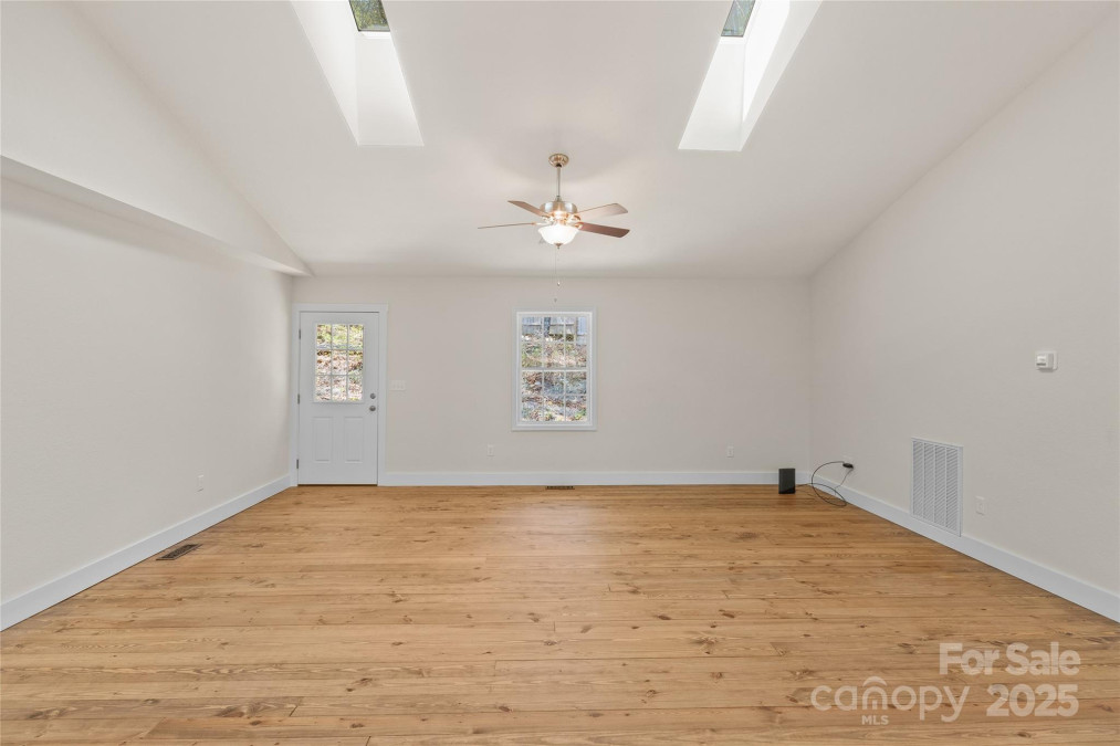 39 Sherwood Village Ln Brevard, NC 28712
