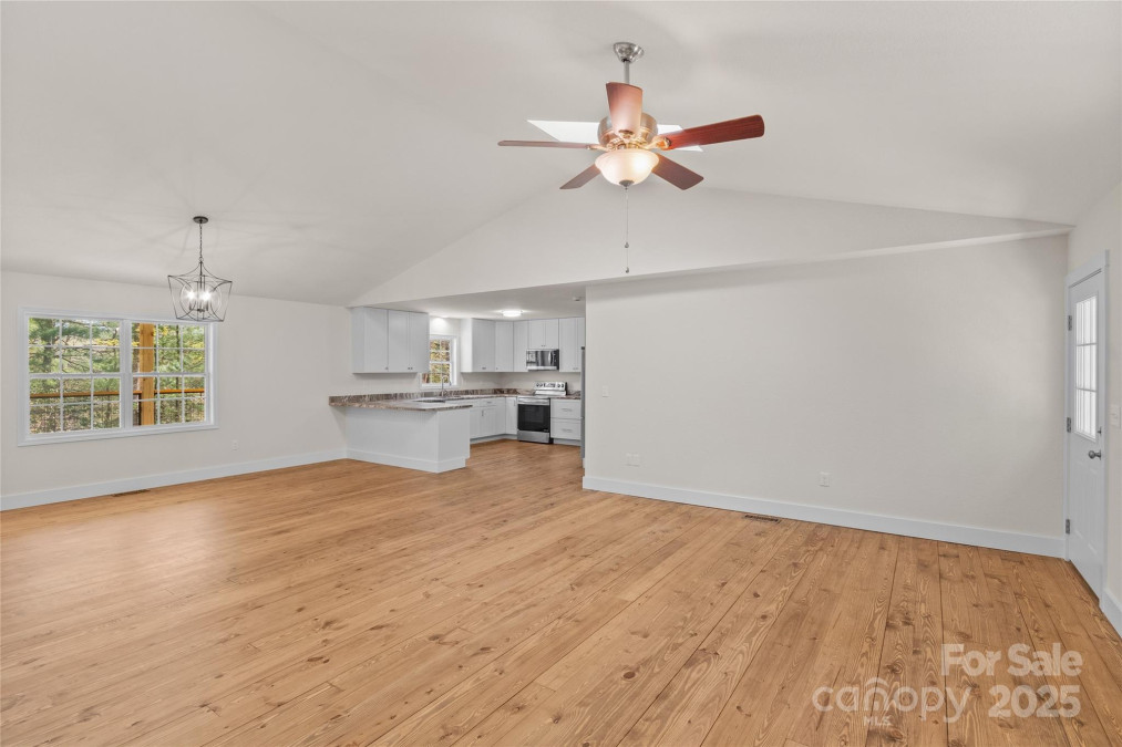 39 Sherwood Village Ln Brevard, NC 28712