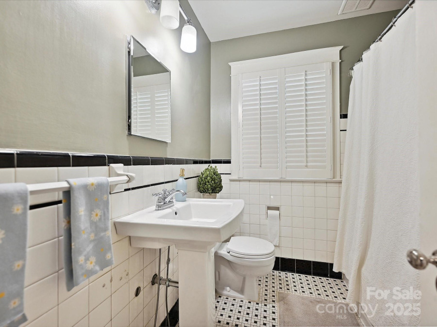 3128 Country Club Dr Charlotte, NC 28205